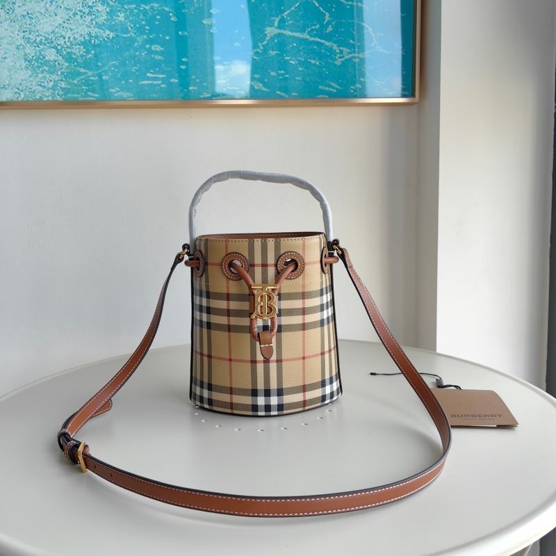 B**rry bucket bags